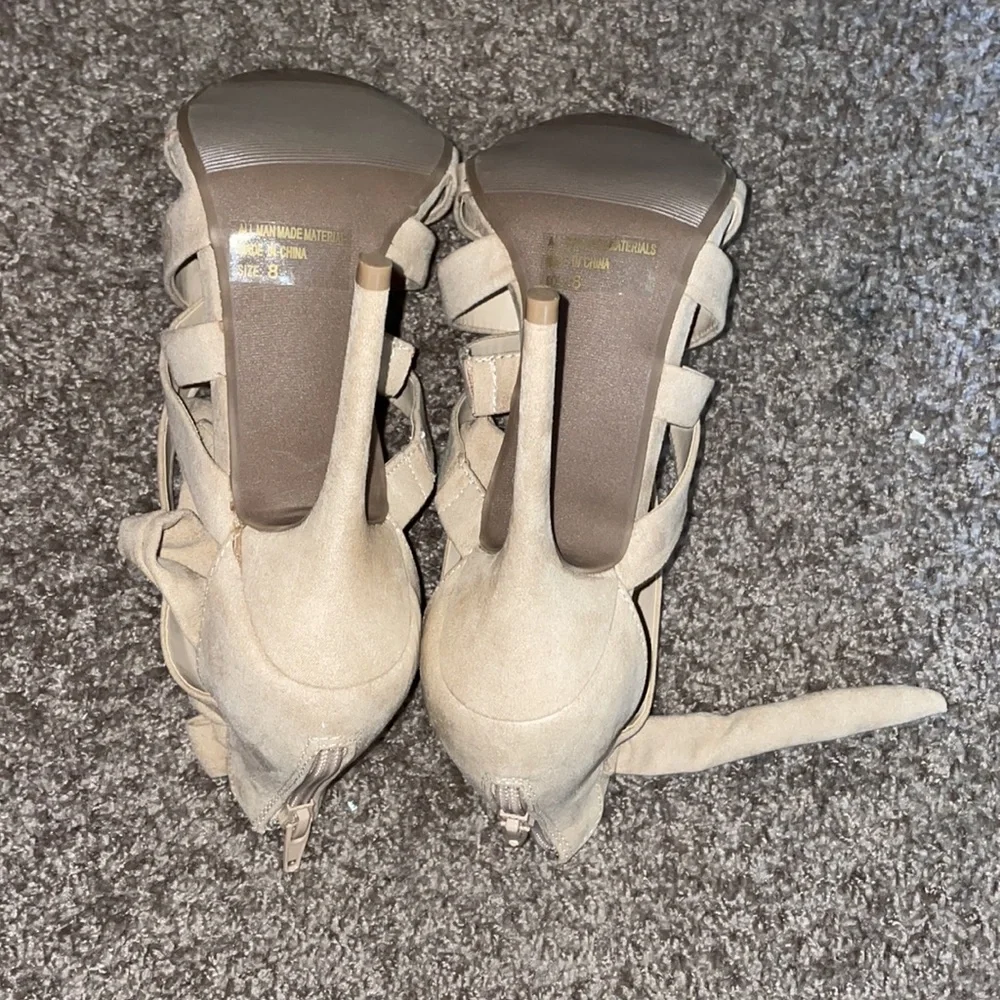 Nude heels. - Picture 5 of 6